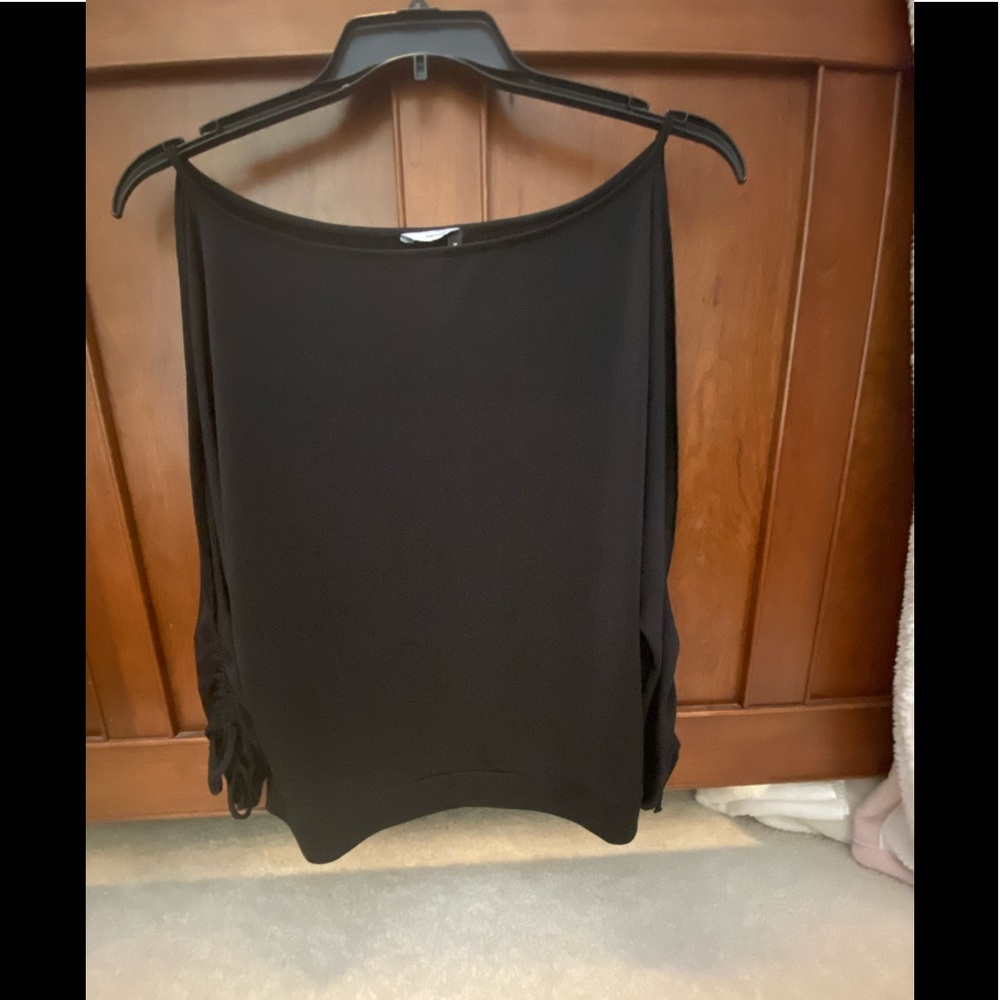 Cute side 16 black slit ruched sleeve pullover blouse